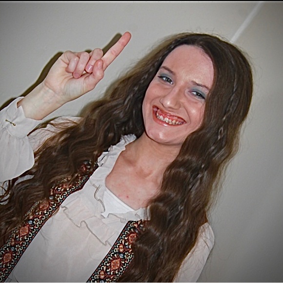 Meet the Posher Other - Hey! It’s is Lindsey!